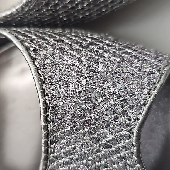 Heels - Picture 2 of 4